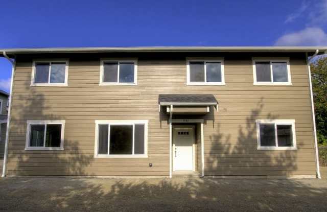 Pre-leasing NOW! 6 Bedroom, 3 Bath Home! photos photos