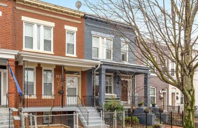 1523 C STREET SE Gallery 2