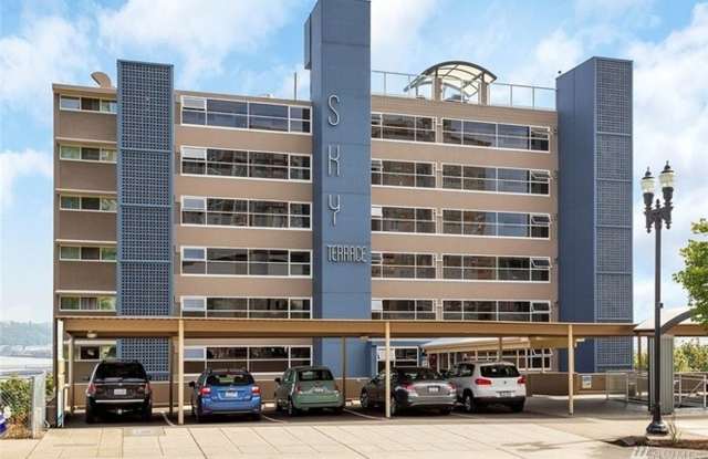 Sky Terrace 2 Bedroom 1.5 Bath Condo with Amazing Views - 235 Broadway, Tacoma, WA 98402
