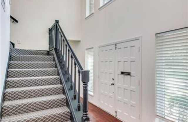 4503 Rawlins Street Gallery 3