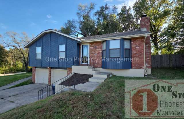 Beautiful 4 Bedroom 2 Bathroom in KCMO! Gallery 1