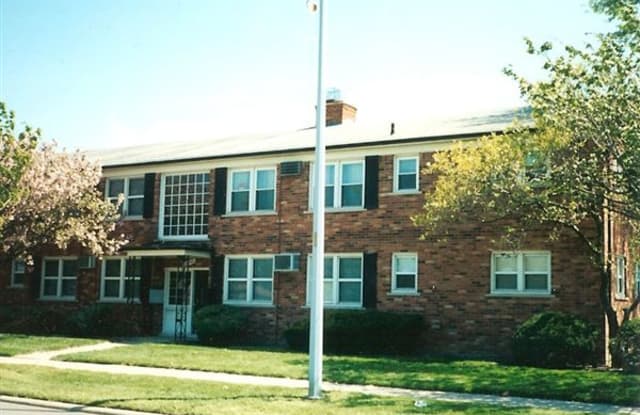 1 bdrm roseville condo manor - 26897 Oakland Street, Roseville, MI 48066