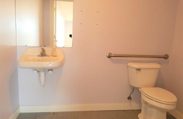 4855 Asbury Gallery 3