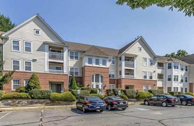1310 Sheridan Place Gallery 1