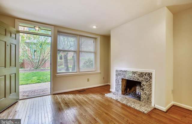 533 COLECROFT COURT Gallery 3