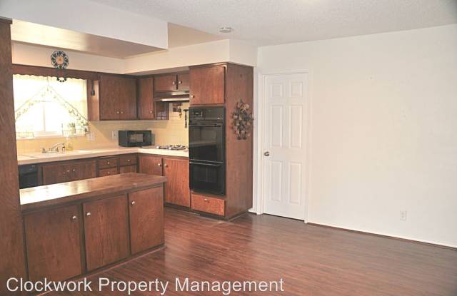 3244 E Millridge Dr Gallery 3