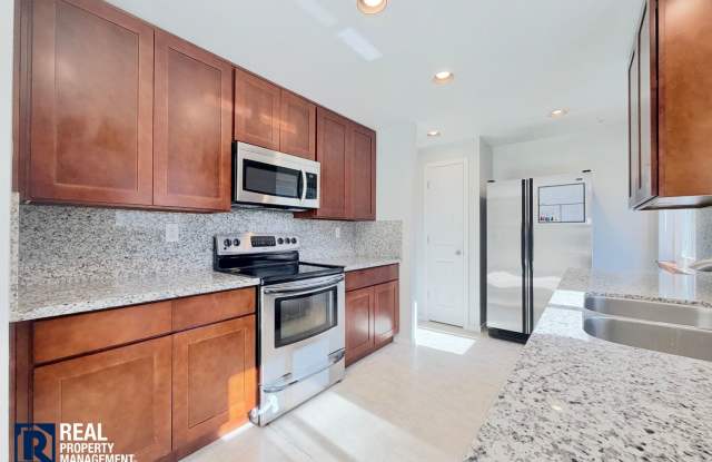 Charming Federal Way Home with Sound Views, Bonus Room & Fenced Yard Gallery 3