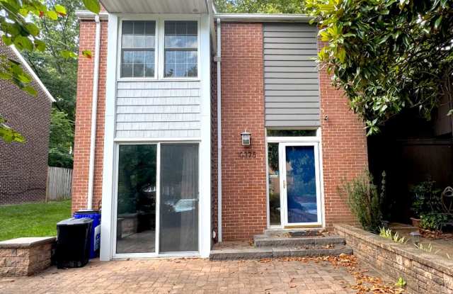 Lovely 3 BR/2.5 BA Townhome in Columbia! photos photos