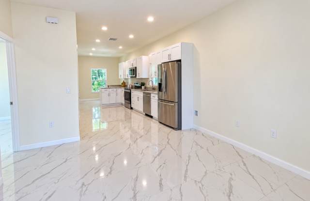 Newer 3Bd/2Ba single family home now available!!! Gallery 3