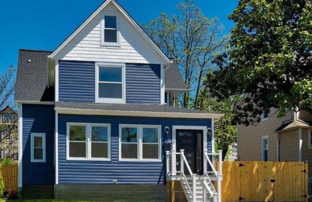 2918 E COLD SPRING Lane Gallery 1