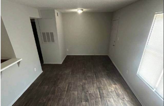 1318 Springmont Ln - 1318 Springmont Lane, Charlotte, NC 28208