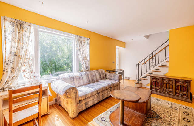 Beautiful 3 Bedroom, 2 Bathroom Home – Walking Distance to Strong Memorial Hospital, U of R, and College Town Gallery 3