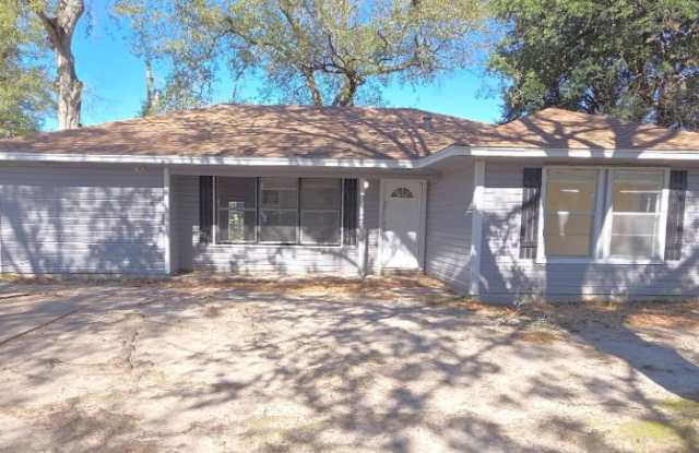 412 Azalea Avenue Gallery 2