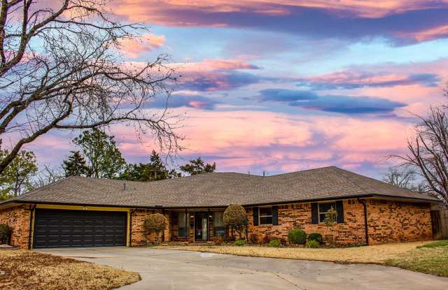* * * $500 Move-In Special * * * Beautiful 3-Bed, 2-Bath Lakefront Home in Shawnee! * * * $500 Move-In Special * * * photos photos