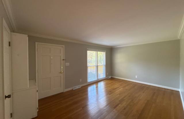 T.R. Lawing Realty Property Gallery 3