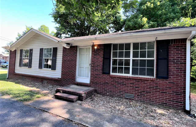 Charming Brick Home with Back Deck! Gallery 3