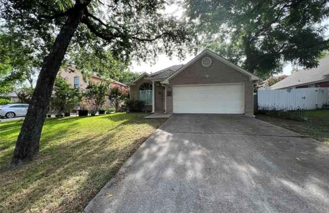 913 S Kentucky Street - 913 South Kentucky Street, McKinney, TX 75069
