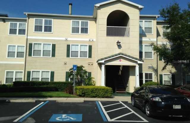18147 STERLING GATE Circle Gallery 1