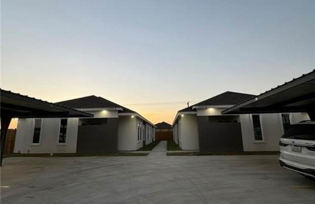 1309 S Xanthia Street photos photos