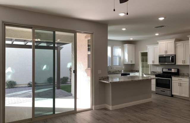 9817 E SPECTER Drive Gallery 3