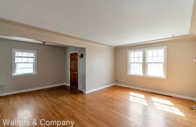 2240 S. Emerson Street Gallery 4