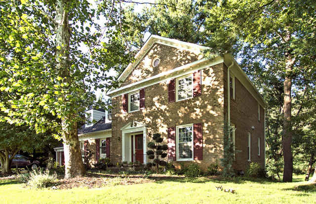 8141 Buckpspark Ln E. - 8141 Buckspark Lane East, Potomac, MD 20854