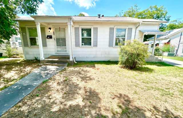 **APPLICATION RECEIVED** **MOVE IN SPECIAL!** Beautiful 3 Bedroom 2 Bath Home! - 220 Bonnell Drive, San Antonio, TX 78223