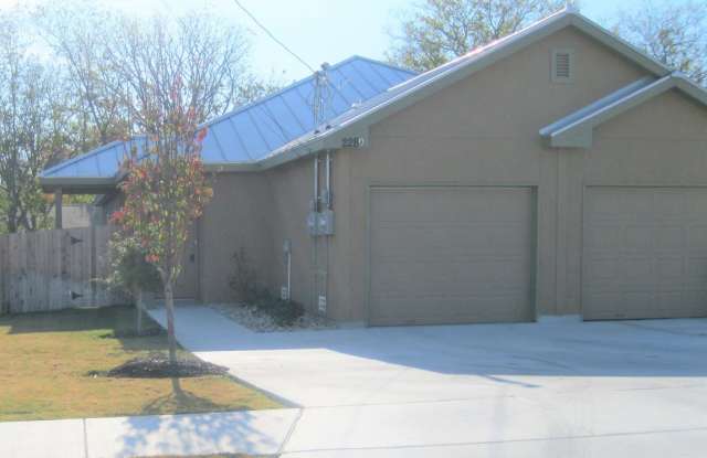 228-A Anne Louise - 228 Anne Louise Dr, New Braunfels, TX 78130