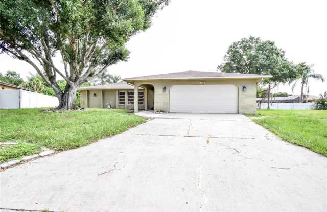 2069 COUNTRY MEADOWS LANE - 2069 Country Meadows Lane, The Meadows, FL 34235