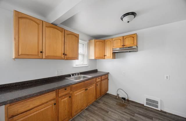 19121 Kingsville St Gallery 2