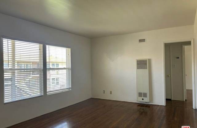4107 Wade St photos photos