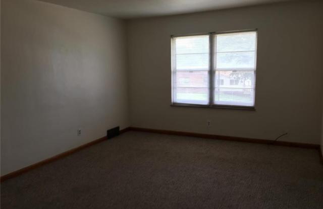 523 S Central Gallery 2