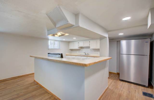 1517 Harrison Gallery 4