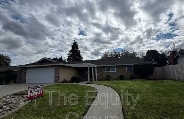 1009 W Laura photos photos