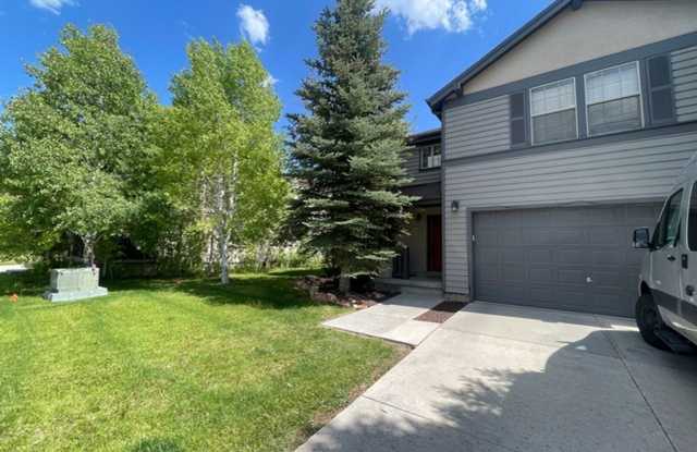 Family Friendly Trailside Home photos photos