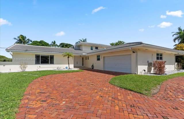 1961 NE 188th St photos photos