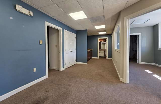 3504 LINCOLN Highway Gallery 2