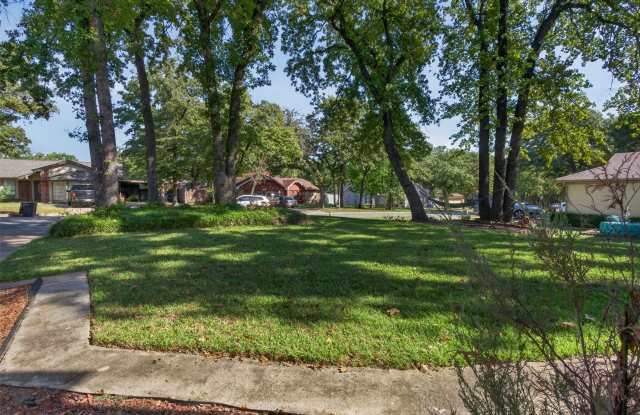 404 Greenleaf Drive Gallery 4