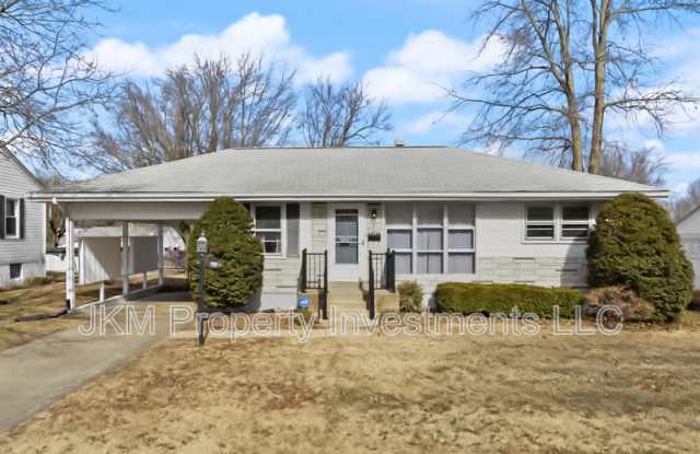 135 Saint Maurice Lane photos photos