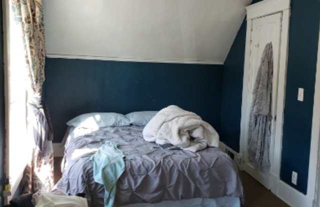 1139 Reaney Ave Gallery 4