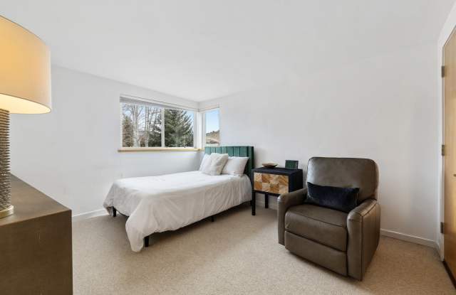 11 Russell Trail Gallery 4
