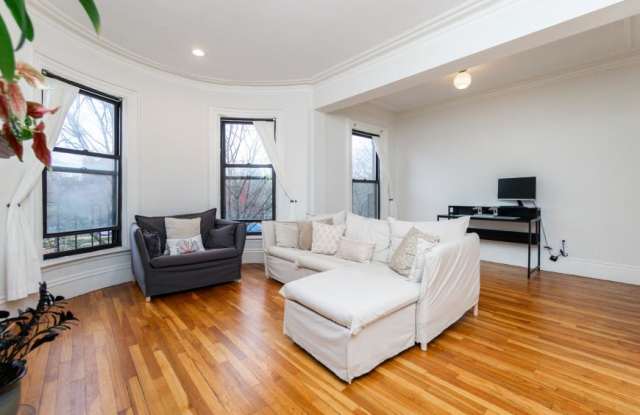 209 West Newton St. photos photos
