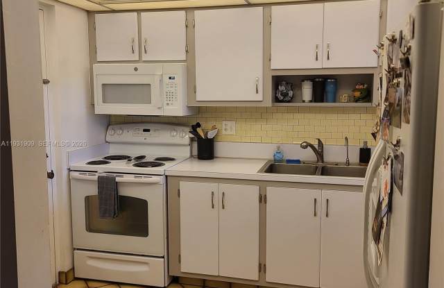 2306 S Cypress Bend Dr photos photos