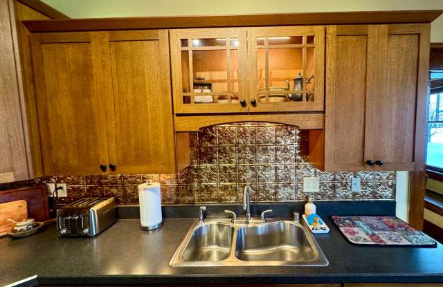 Timeless Elegance with Old-World Charm – A Home That Takes You Back in Time Gallery 1