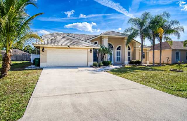 2962 SW Coastal Terrace Gallery 1