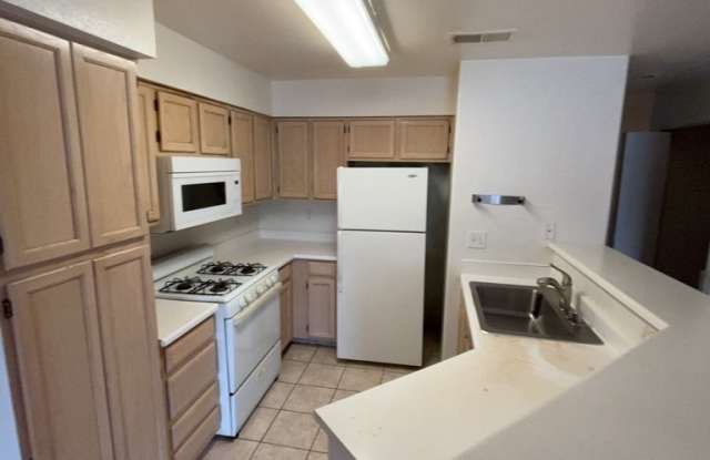 5415 W Harmon Avenue Gallery 2
