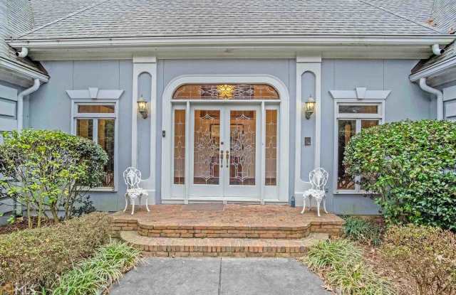 4590 Northside Gallery 3
