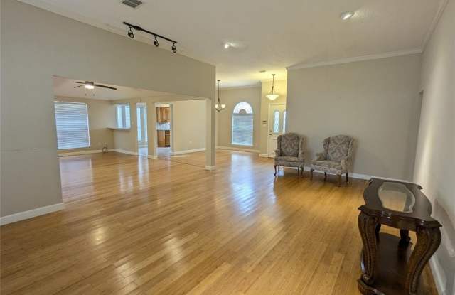 6019 Mapleshade Lane Gallery 2