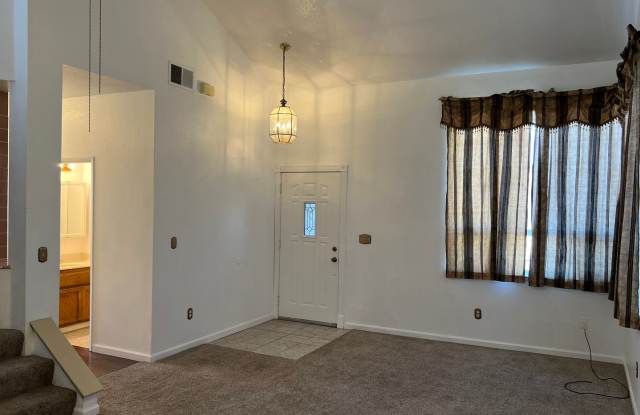 1949 W Summerfield Court Gallery 4