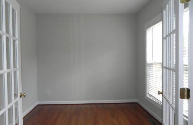 103 Hickorywood Boulevard Gallery 3